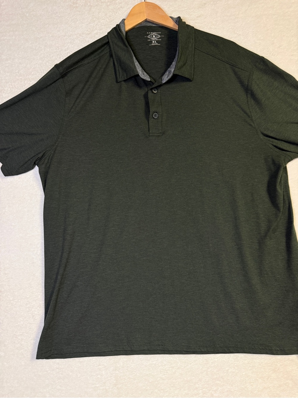 GH Bass & Co Men's Polo Shirt in Dark Green with Contrast Collar